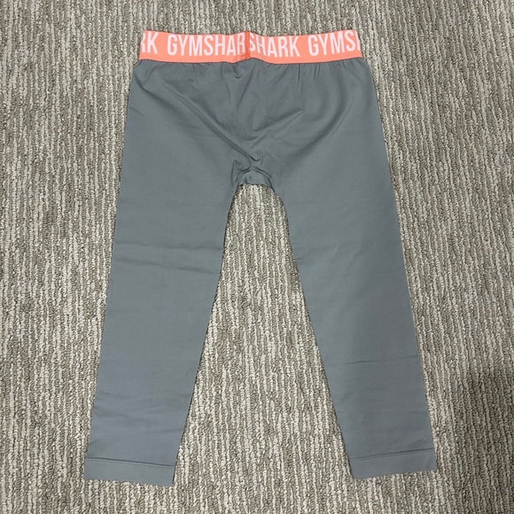 Gymshark NWOT Grey Cropped Leggings - Picture 2 of 3